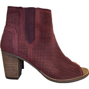 TOMS Majorca Boots Size 7.5 Block Heel Open Toe Burgundy Suede Bootie